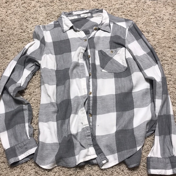 Flannels - Picture 3 of 6